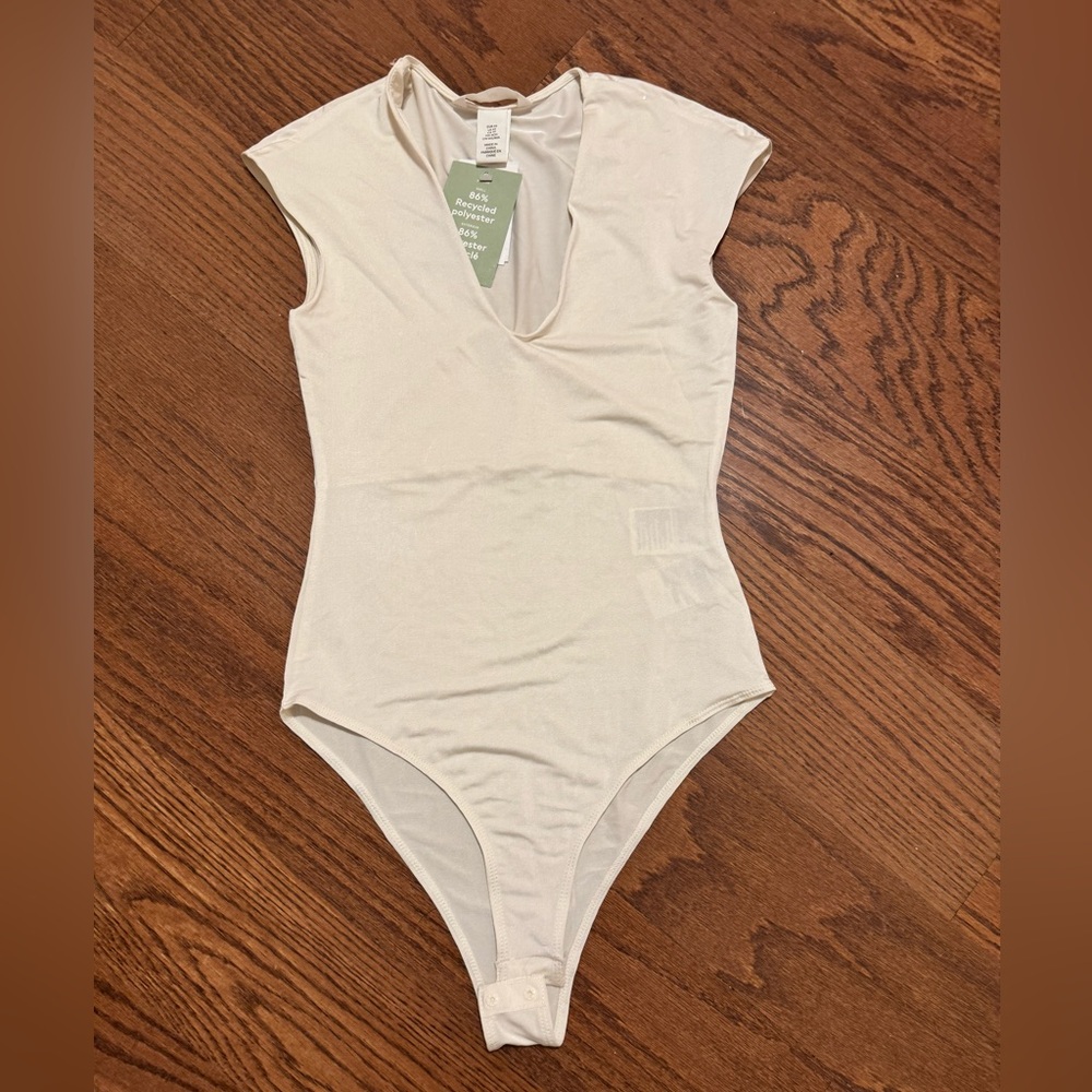 NWT H&M Chic Cream V-Neck Bodysuit
